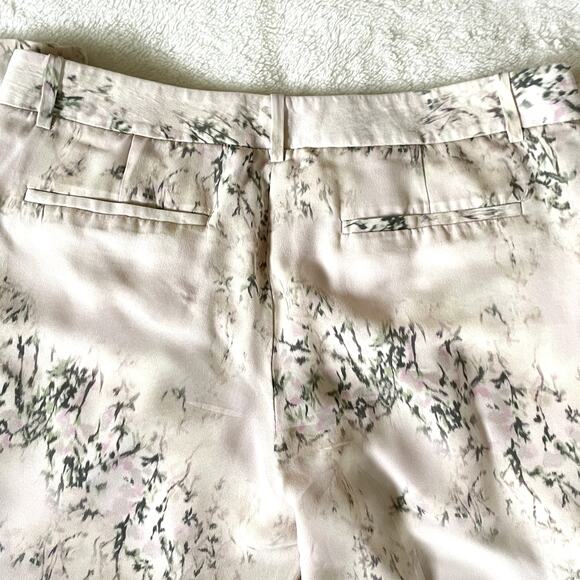 THEORY 100% Silk Ivory Floral Relaxed Chino Tapered Pleat Pants Spring Size 6 - Picture 6 of 13
